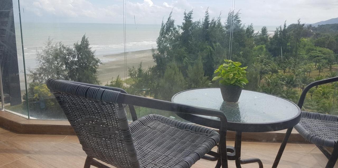 Timurbay Studio Apartment Facing Beautiful Beach Куантан Экстерьер фото