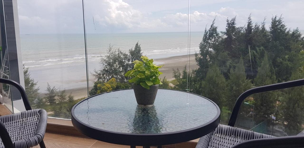 Timurbay Studio Apartment Facing Beautiful Beach Куантан Экстерьер фото